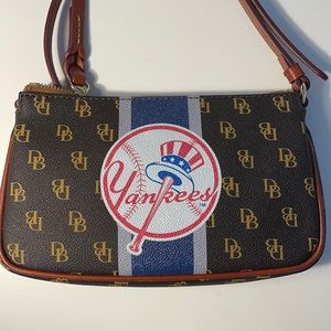 NWOT Dooney & Bourke small crossbody bag with New York Yankee logo